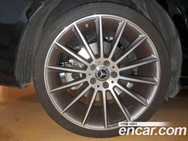 Mercedes-Benz E-Class 2021 thumb 2