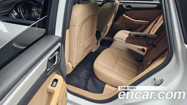 Porsche Macan 2022 thumb 11