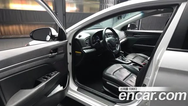 Hyundai Avante 2015 thumb 11