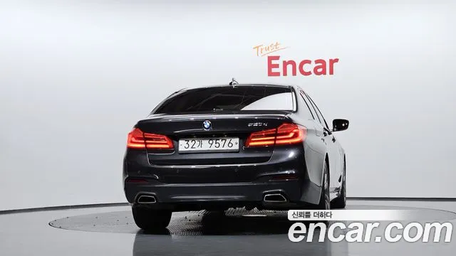 BMW 5 серии 2017 thumb 3