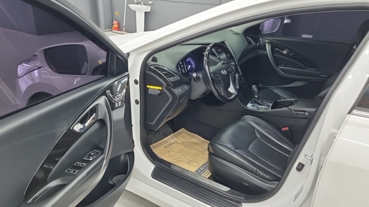 Hyundai Grandeur 2015 thumb 8