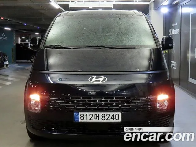 Hyundai Staria 2024 thumb 11