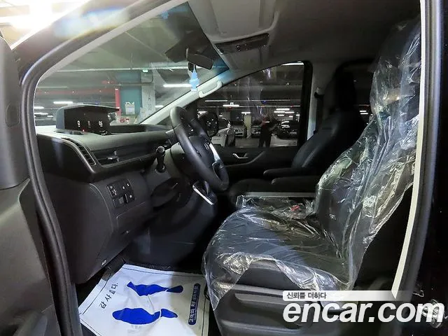 Hyundai Staria 2024 thumb 6