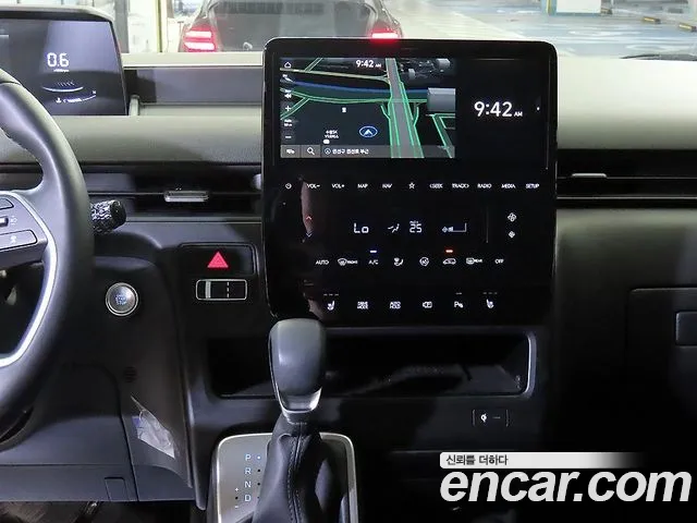 Hyundai Staria 2024 thumb 7
