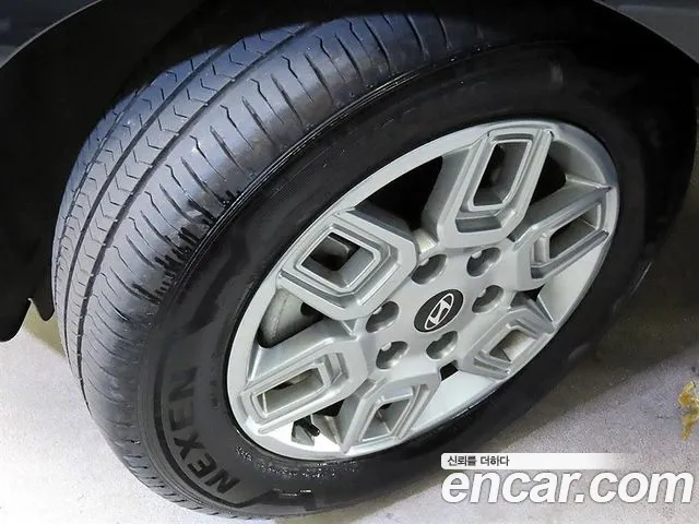 Hyundai Staria 2024 thumb 12