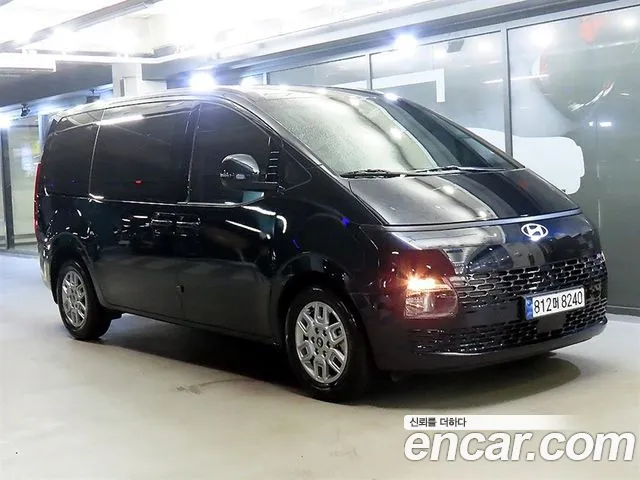 Hyundai Staria 2024 thumb 5