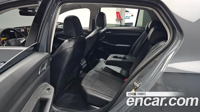 Volkswagen Golf 2026 thumb 10