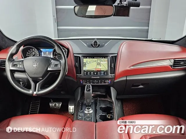 Maserati Levante 2017 thumb 3