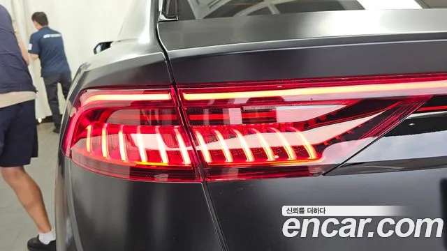 Audi Q8 2023 thumb 10