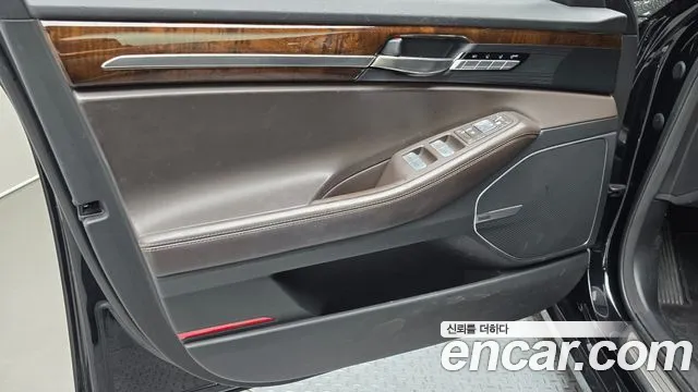 Genesis G90 2017 thumb 7