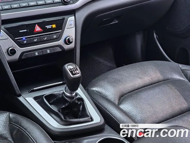 Hyundai Avante 2018 thumb 12