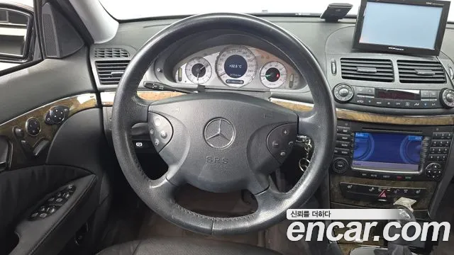 Mercedes-Benz E-Класс 2006 thumb 12