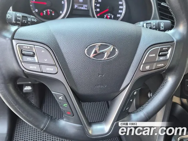 Hyundai Санта Фе 2013 thumb 8