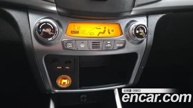KGM Korando 2014 thumb 8