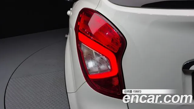 KGM Korando 2014 thumb 11