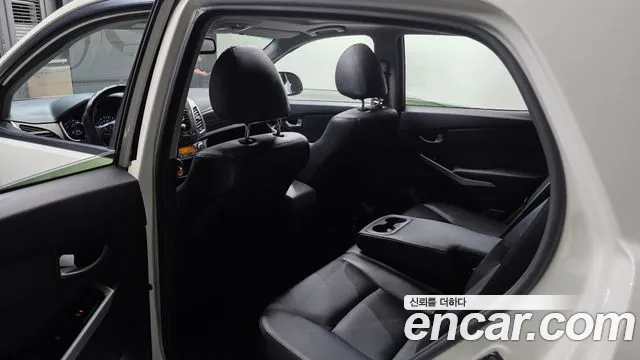 KGM Korando 2014 thumb 12