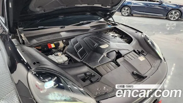 Porsche Cayenne 2020 thumb 10