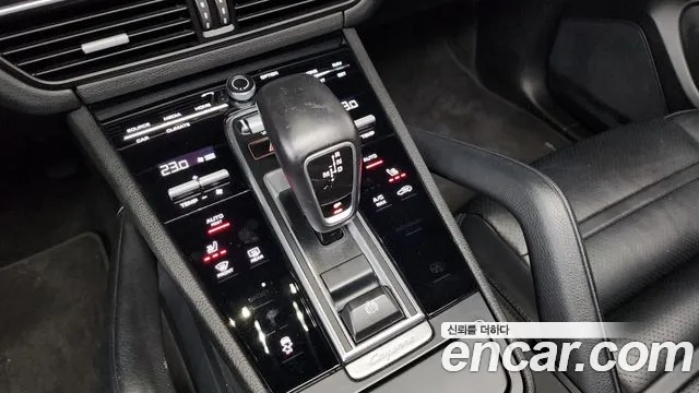 Porsche Cayenne 2020 thumb 12