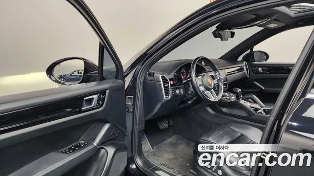 Porsche Cayenne 2020 thumb 9