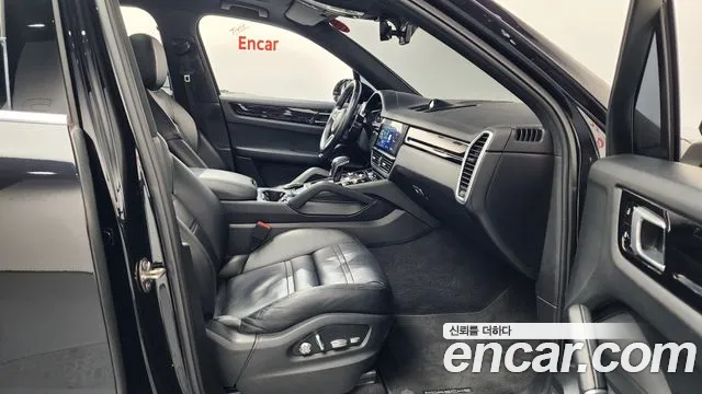 Porsche Cayenne 2020 thumb 3