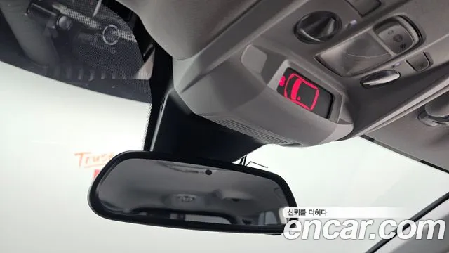 Peugeot 5008 2018 thumb 11