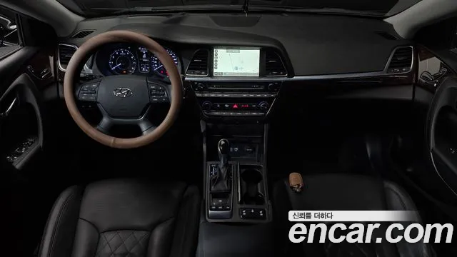 Hyundai Aslan 2015 thumb 2