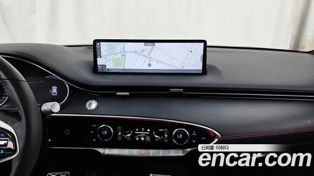 Genesis GV70 2022 thumb 3