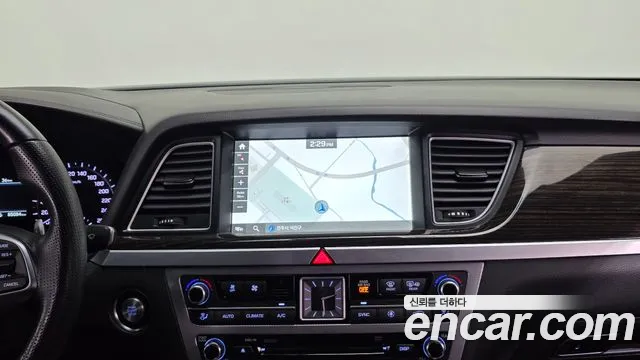 Genesis G80 2018 thumb 2