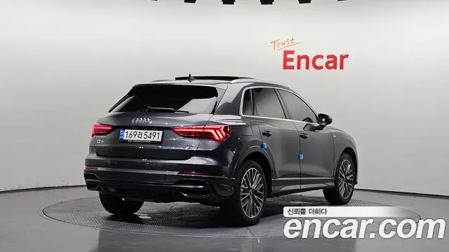 Audi Q3 2022 thumb 10