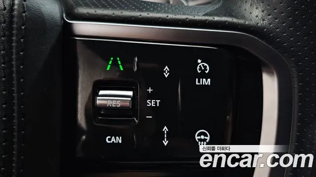 Land Rover Range Rover Velar 2022 thumb 4