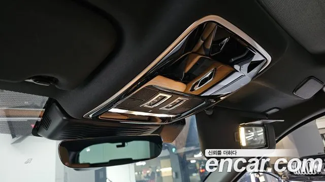 Land Rover Range Rover Velar 2022 thumb 5
