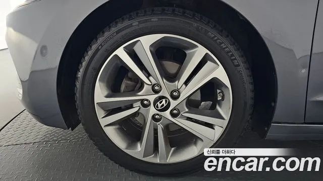 Hyundai AD 2017 thumb 7