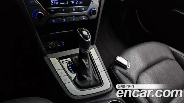 Hyundai AD 2017 thumb 9