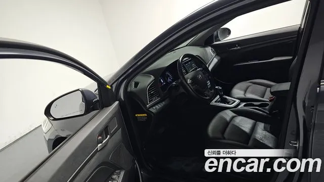 Hyundai AD 2017 thumb 10