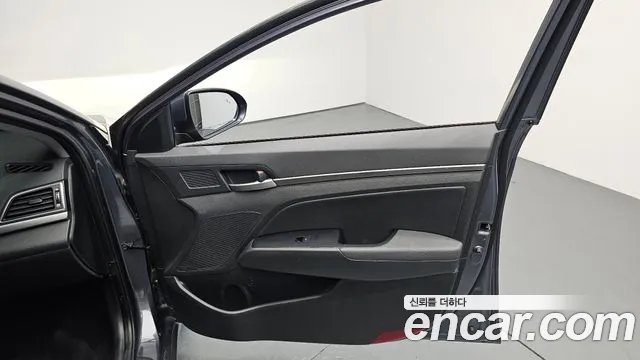 Hyundai AD 2017 thumb 4