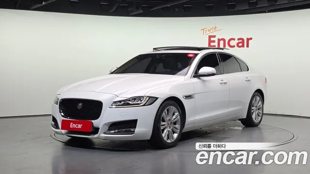 Jaguar XF 2016 thumb 3
