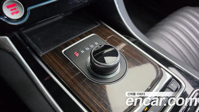 Jaguar XF 2016 thumb 5