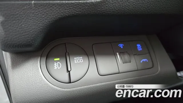 Hyundai Staria 2015 thumb 4