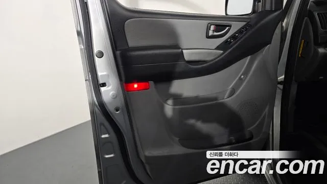 Hyundai Staria 2015 thumb 12
