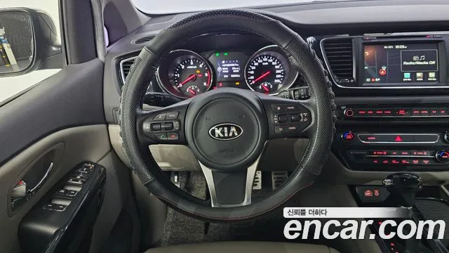 Kia Carnival 2015 thumb 9