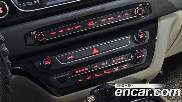 Kia Carnival 2015 thumb 6