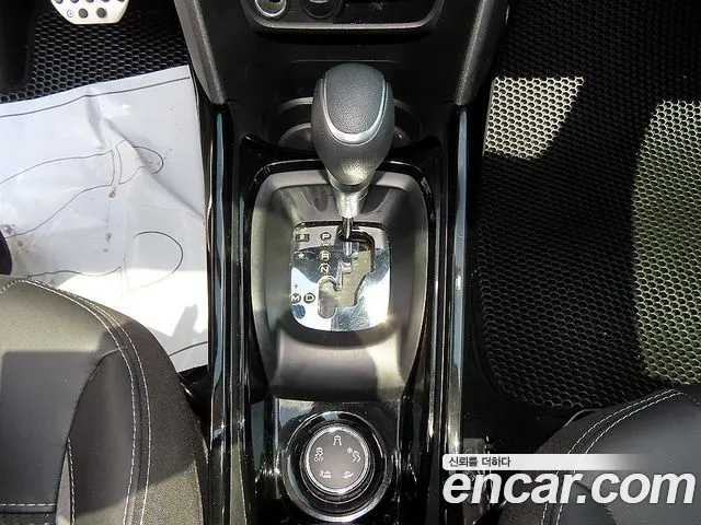 Peugeot 2008 2019 thumb 9