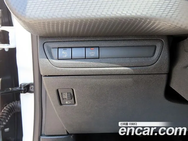 Peugeot 2008 2019 thumb 12