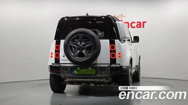 Land Rover Defender 2024 thumb 11