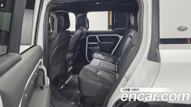 Land Rover Defender 2024 thumb 10