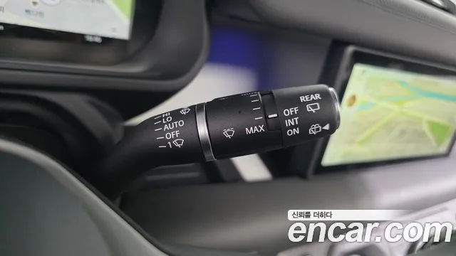 Land Rover Defender 2024 thumb 12
