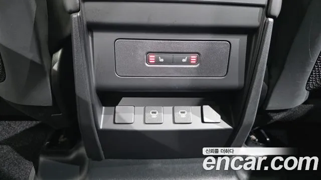 Land Rover Defender 2024 thumb 2