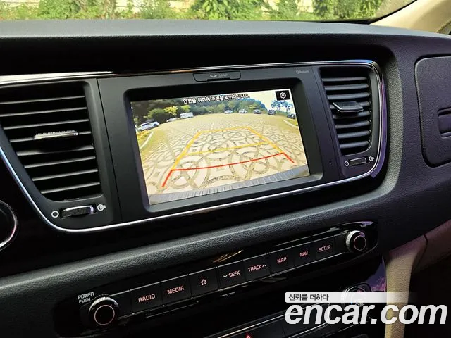 Kia Carnival 2018 thumb 10