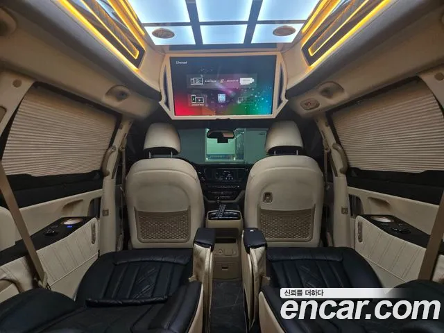 Kia Carnival 2018 thumb 5