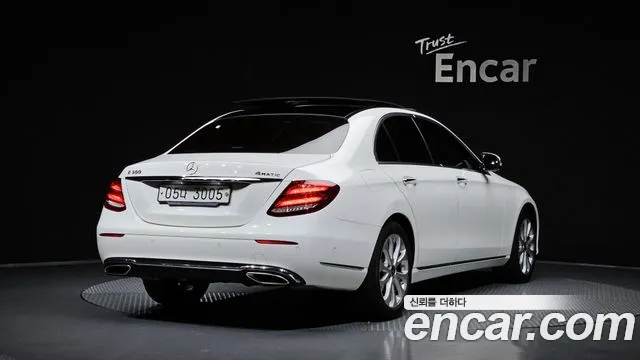 Mercedes-Benz E-Class 2019 thumb 8